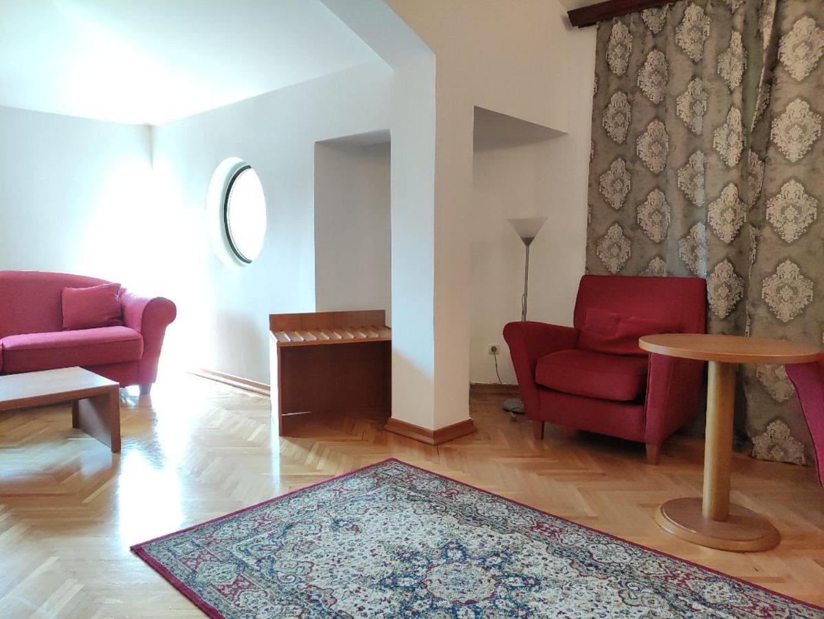 Hotel Ambasador Podgorica Luaran gambar