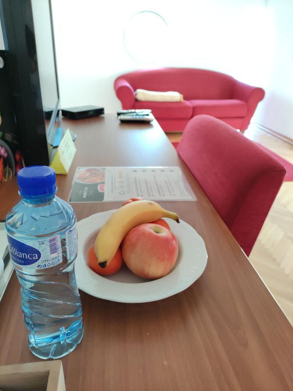 Hotel Ambasador Podgorica Luaran gambar