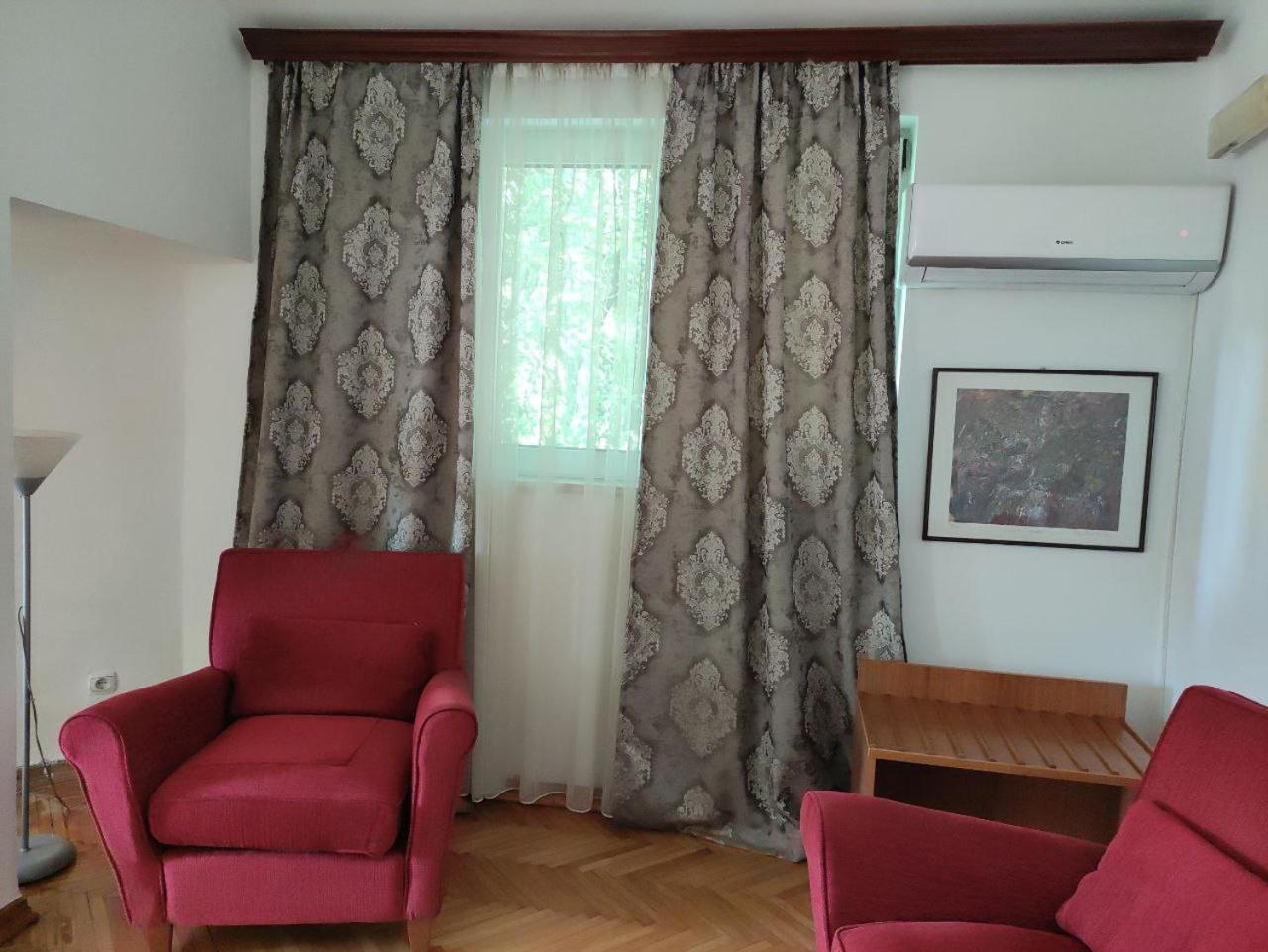 Hotel Ambasador Podgorica Luaran gambar
