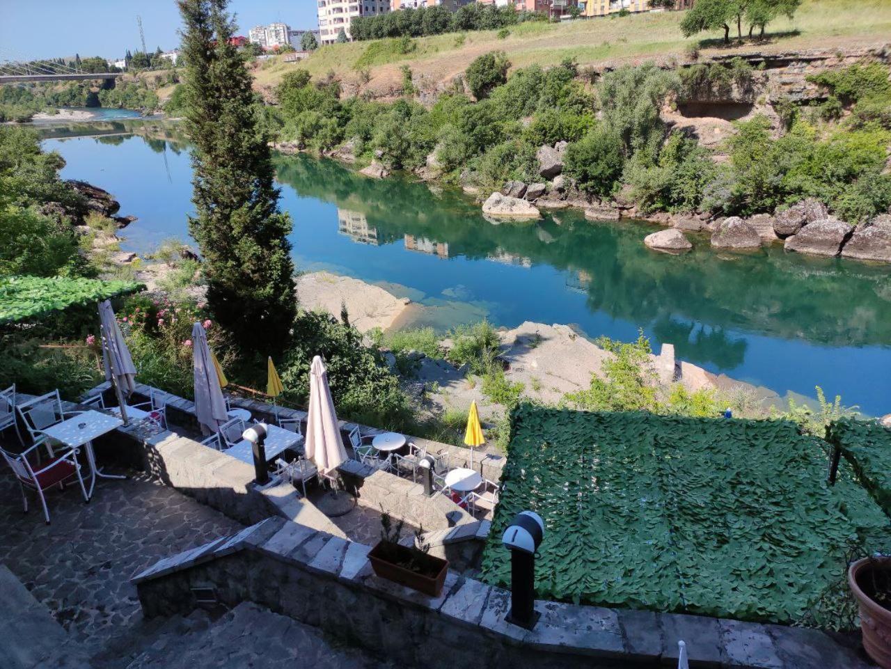 Hotel Ambasador Podgorica Luaran gambar